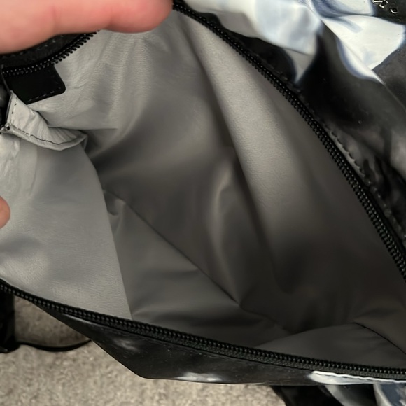 TUMI flower print Luggage Pack, NWOT - Picture 4 of 8